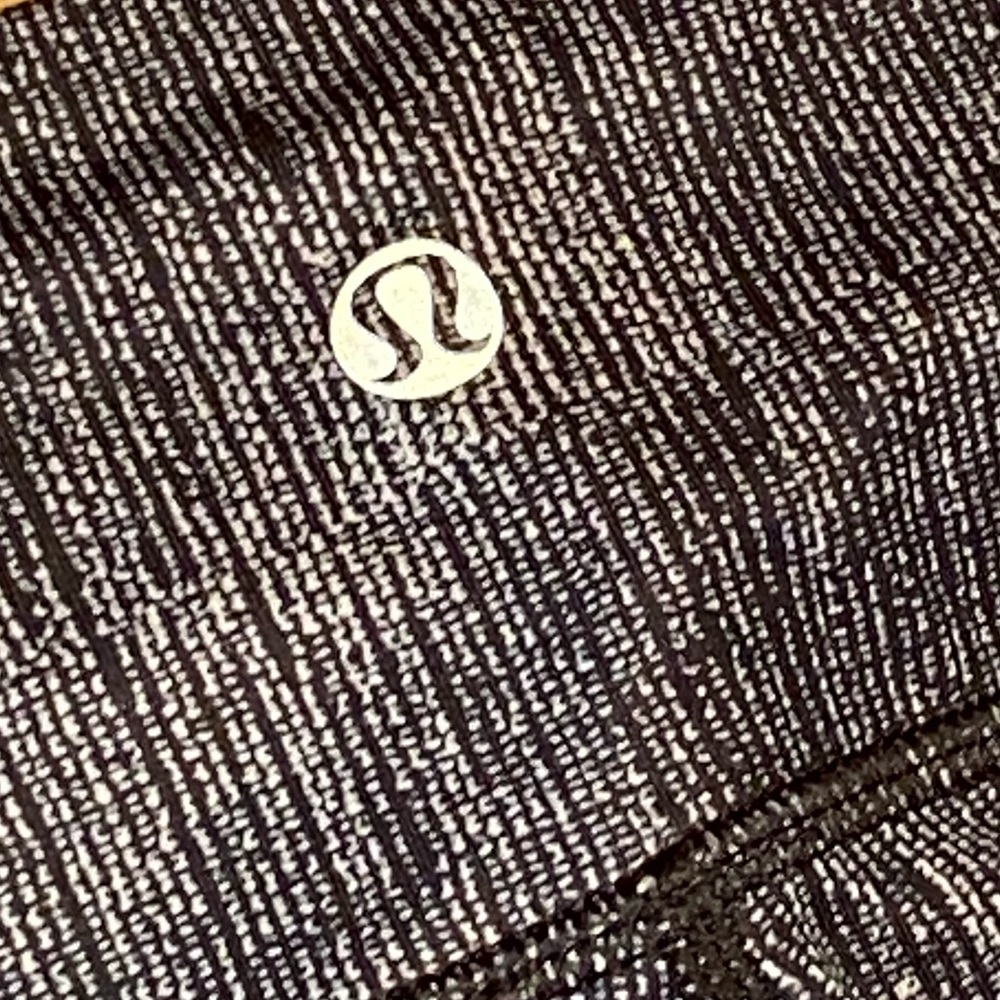 Lululeomon Black Patterned Capris - image 3